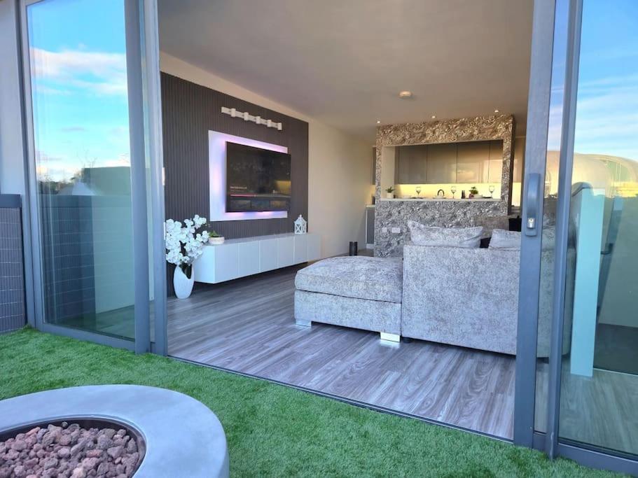 Modern Duplex Penthouse Panoramic Views & Parking Apartment Bradford  Exterior photo