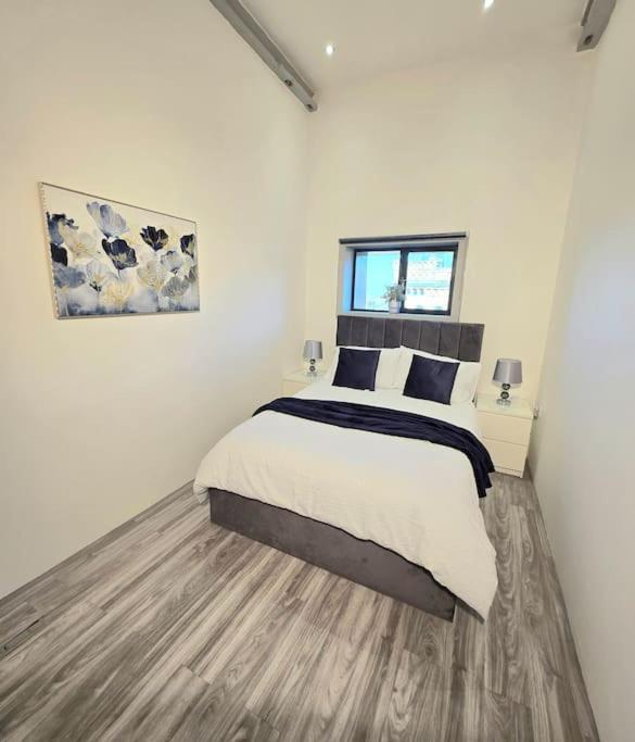 Modern Duplex Penthouse Panoramic Views & Parking Apartment Bradford  Exterior photo