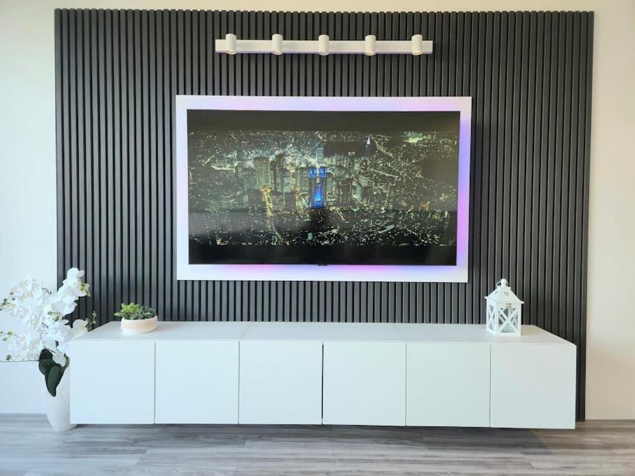 Modern Duplex Penthouse Panoramic Views & Parking Apartment Bradford  Exterior photo